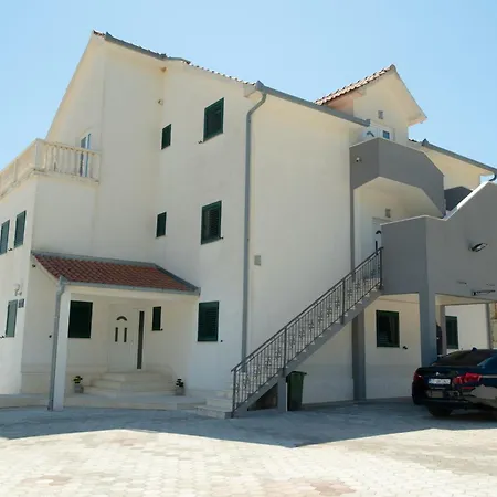Valentina Trogir * Kaštel Štafilić