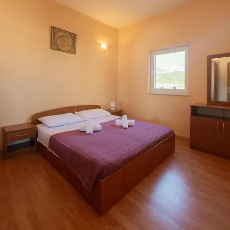 Apartman Valentina Trogir *